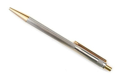 वाल्डमैन इको 24ct गोल्ड प्लेटेड फाइन बार्ली पैटर्न विथ एनग्रेविंग स्पेस बॉलपॉइंट पेन
